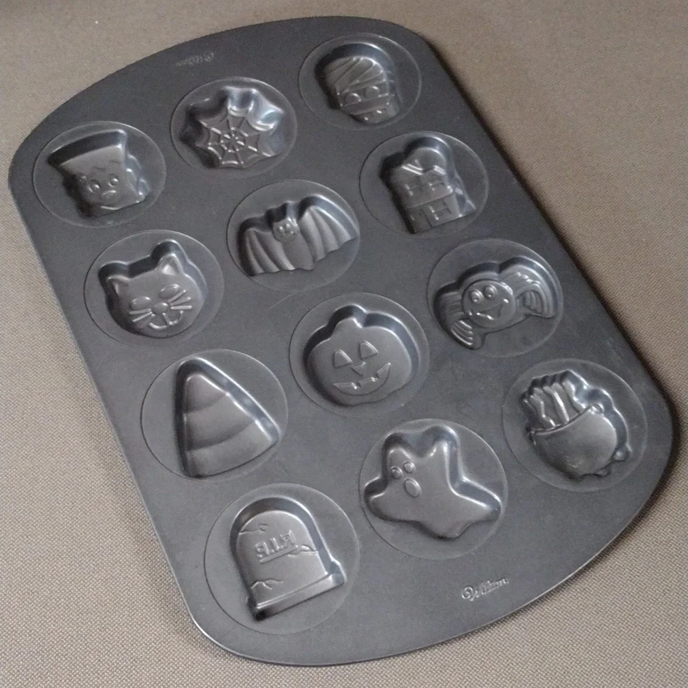 Wilton Halloween 12 cavity cookie sheet